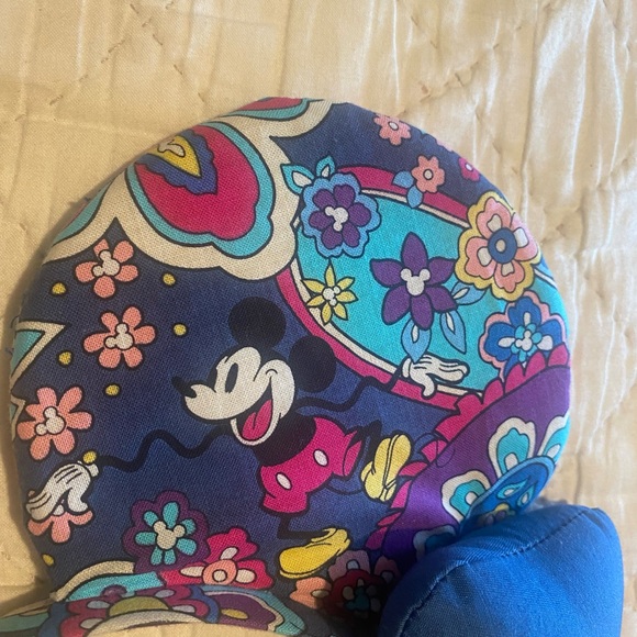 Vera Bradley Disney Mouse Ears - Picture 3 of 5